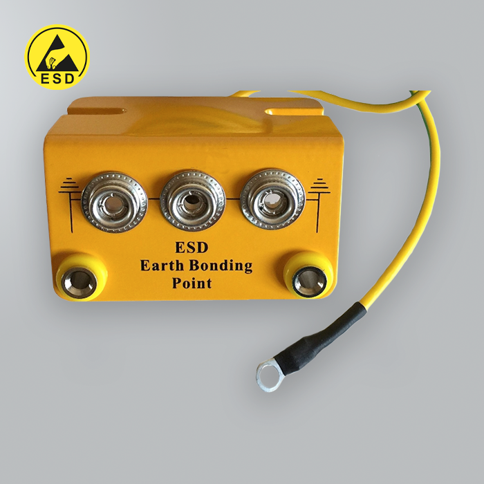 Premium Earth Bonding Point 3 X 10mm Stud 2 X 4mm Banana sockets ESD Premium Earth Bonding Point 3 X 10mm Stud 2 X 4mm Banana sockets ESD